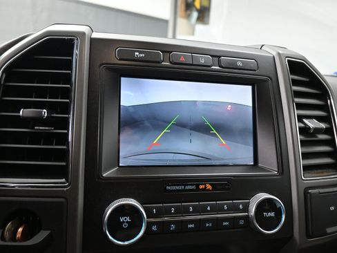 Used 2020 Ford Expedition XLT w/ Equipment Group 202A image 13