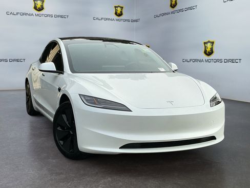 Used 2024 Tesla Model 3 Standard Range image 3