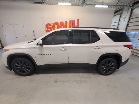 Used 2021 Chevrolet Traverse RS image 2