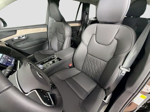 New 2026 Volvo XC90 B5 Plus w/ Protection Package Premier AWD/4WD image 21