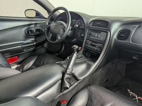 Used 2004 Chevrolet Corvette Z06 w/ Z06 Preferred Equipment Group RWD image 18