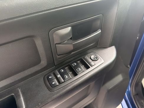 Used 2019 RAM 1500 Express AWD/4WD image 16