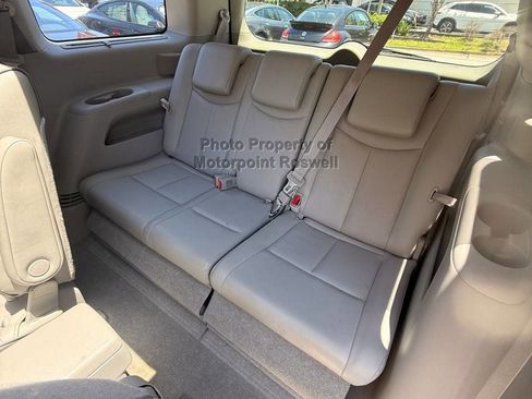 Used 2016 Nissan Quest Platinum w/ Tow Package FWD image 2