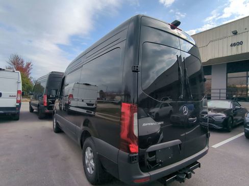 Used 2025 Mercedes-Benz Sprinter 2500 image 17