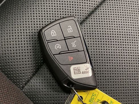 Used 2024 Chevrolet Equinox EV RS image 30