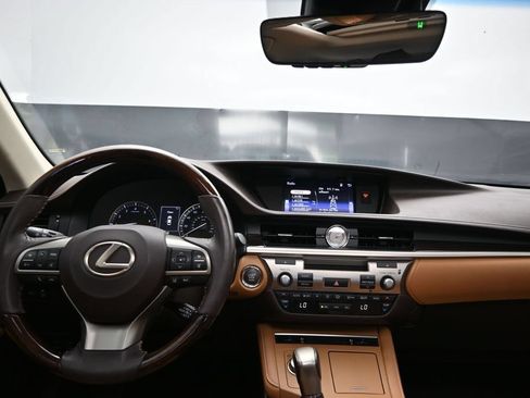 Used 2018 Lexus ES 350 w/ Premier Package FWD image 19
