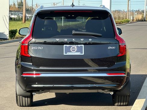 New 2026 Volvo XC90 B6 Ultra w/ Protection Package Premier image 4