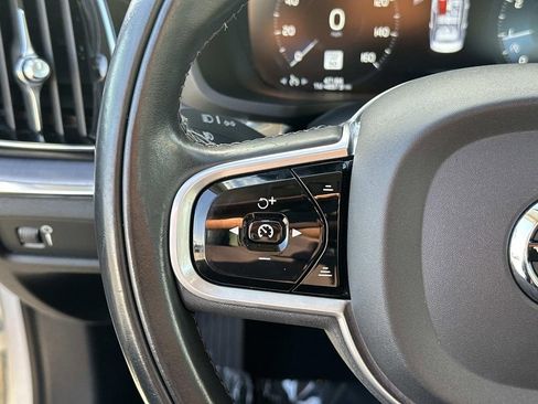 Used 2020 Volvo S60 T6 Momentum image 16