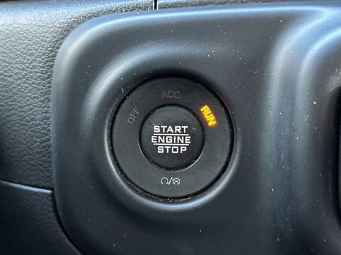 Used 2023 Jeep Wrangler Unlimited Sahara w/ Cold Weather Group AWD/4WD image 25