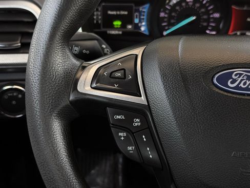 Used 2019 Ford Fusion SE FWD image 27