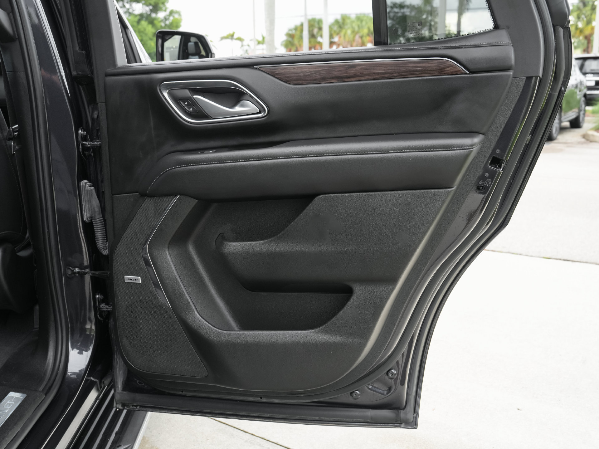 Used 2023 Chevrolet Tahoe LT AWD/4WD image 35