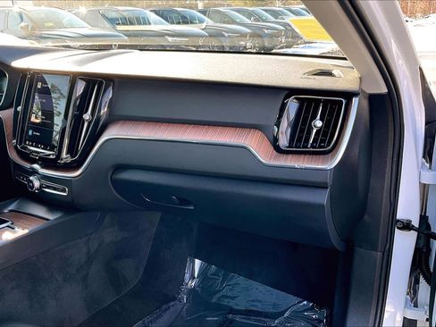 Certified 2023 Volvo XC60 B5 Plus w/ Protection Package Premier image 17