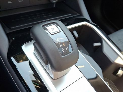 New 2025 Mitsubishi Outlander SE image 11