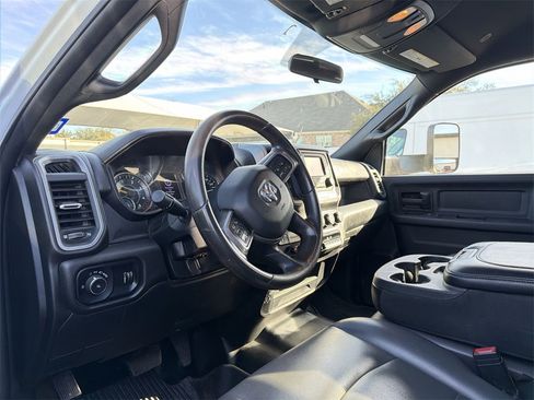 Used 2021 RAM 5500 Tradesman w/ Chrome Appearance Group image 6