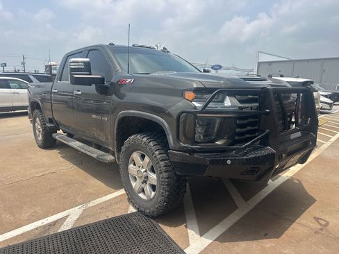 Used 2022 Chevrolet Silverado 2500 LTZ w/ LTZ Plus Package AWD/4WD image 2