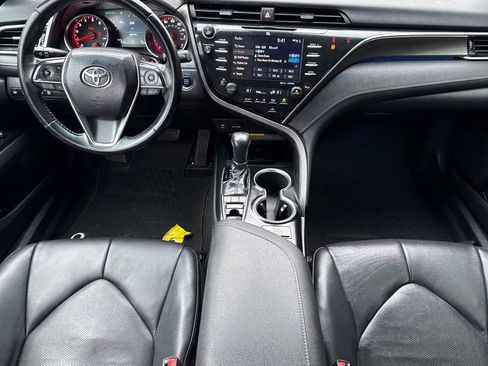 Used 2018 Toyota Camry XSE image 17