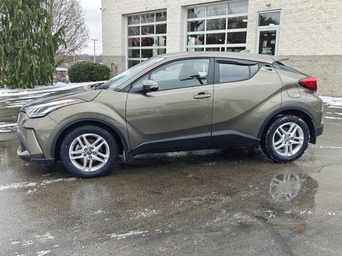Certified 2021 Toyota C-HR LE image 9