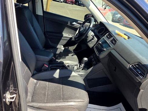 Used 2020 Volkswagen Tiguan S image 15