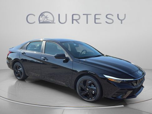 New 2026 Hyundai Elantra SEL Sport FWD image 7