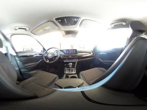 Used 2025 Kia Seltos S image 42