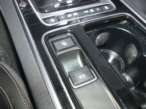 Used 2018 Jaguar XE Prestige AWD/4WD image 40