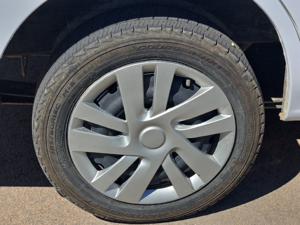 Used 2020 Nissan NV200 S FWD image 5