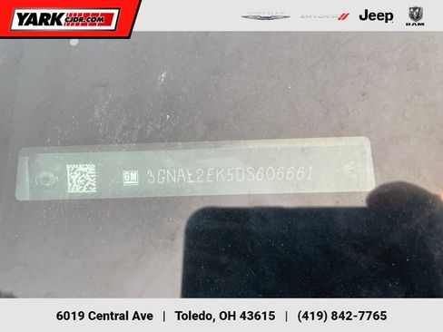 Used 2013 Chevrolet Captiva Sport LS FWD image 1