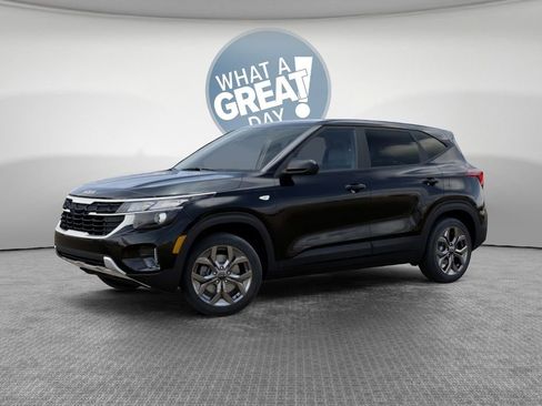 New 2026 Kia Seltos LX image 3