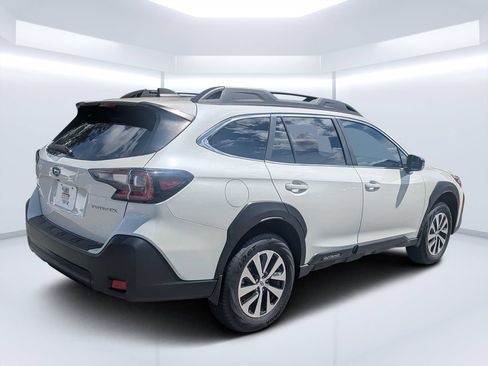 Certified 2025 Subaru Outback Premium AWD/4WD image 3