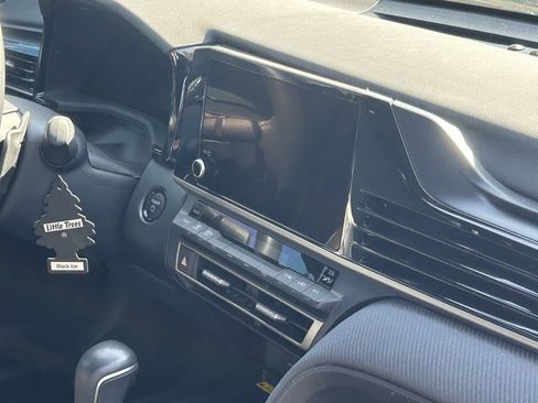 Used 2025 Toyota Camry SE w/ Convenience Package FWD image 12