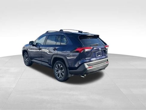 Used 2022 Toyota RAV4 XLE Premium image 3