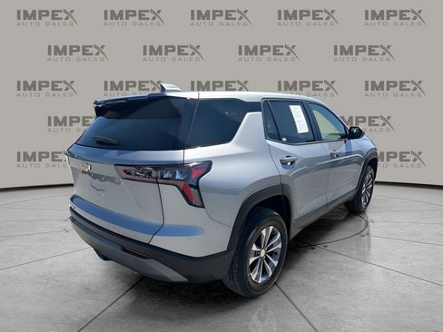 Used 2026 Chevrolet Equinox LT FWD image 5