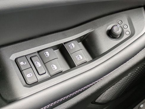 New 2025 Jeep Grand Cherokee L Limited w/ Black Appearance Package image 31