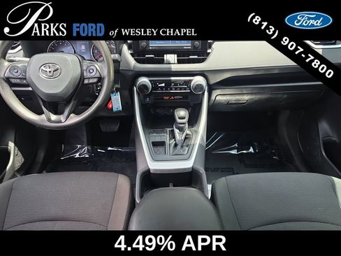 Used 2022 Toyota RAV4 LE FWD image 11