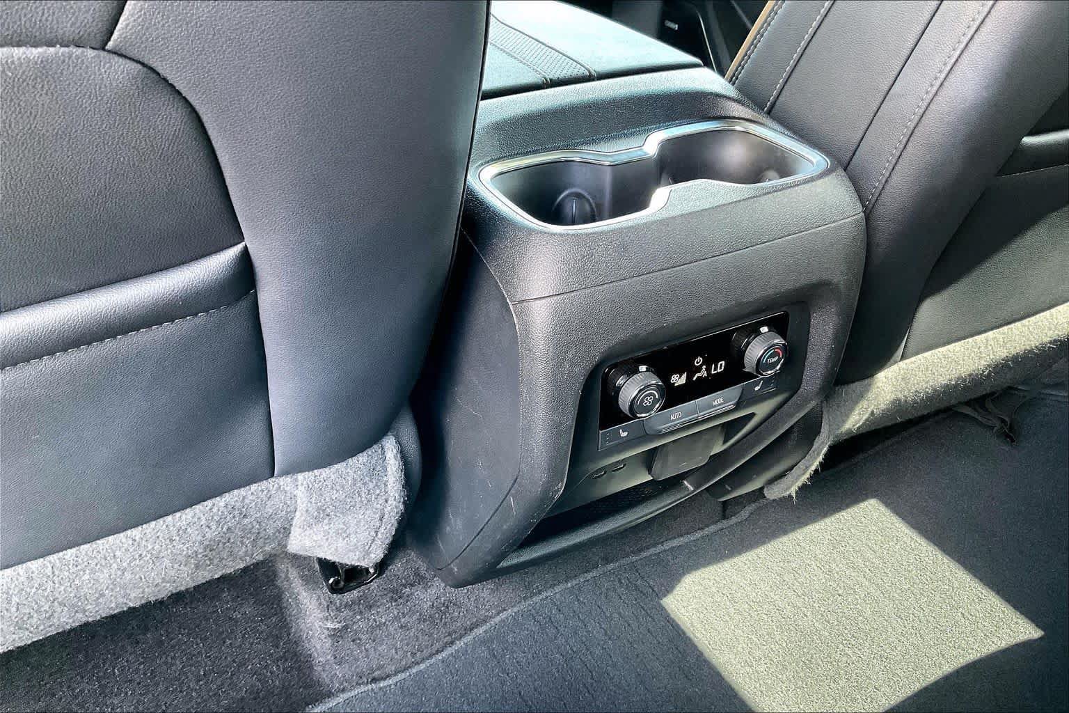 Used 2025 Chevrolet Traverse High Country w/ LPO, Floor Liner Package FWD image 98