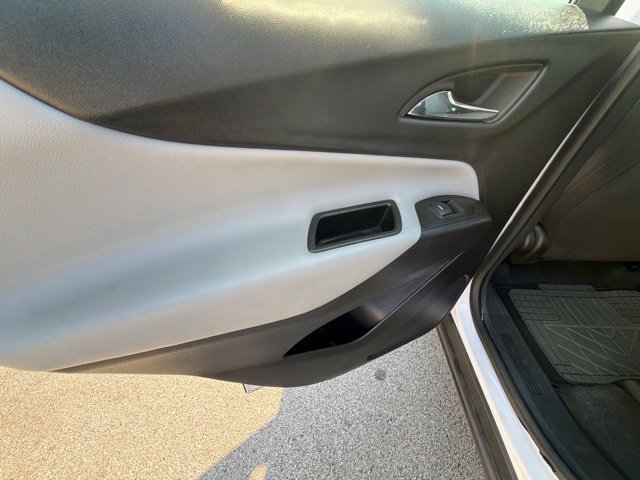 Used 2023 Chevrolet Equinox LS FWD image 33