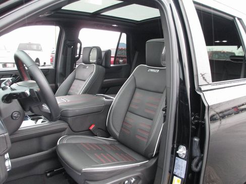 Used 2025 GMC Yukon AT4 Ultimate image 22