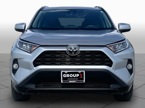 Used 2019 Toyota RAV4 XLE Premium FWD image 4