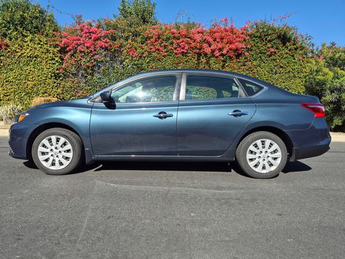 Used 2016 Nissan Sentra SV w/ Driver's Assist Package image 7