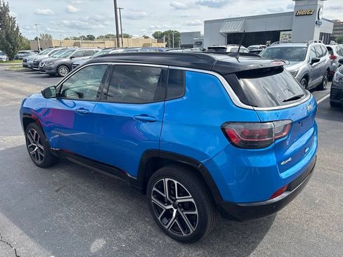 Used 2025 Jeep Compass Limited w/ Elite Group AWD/4WD image 5