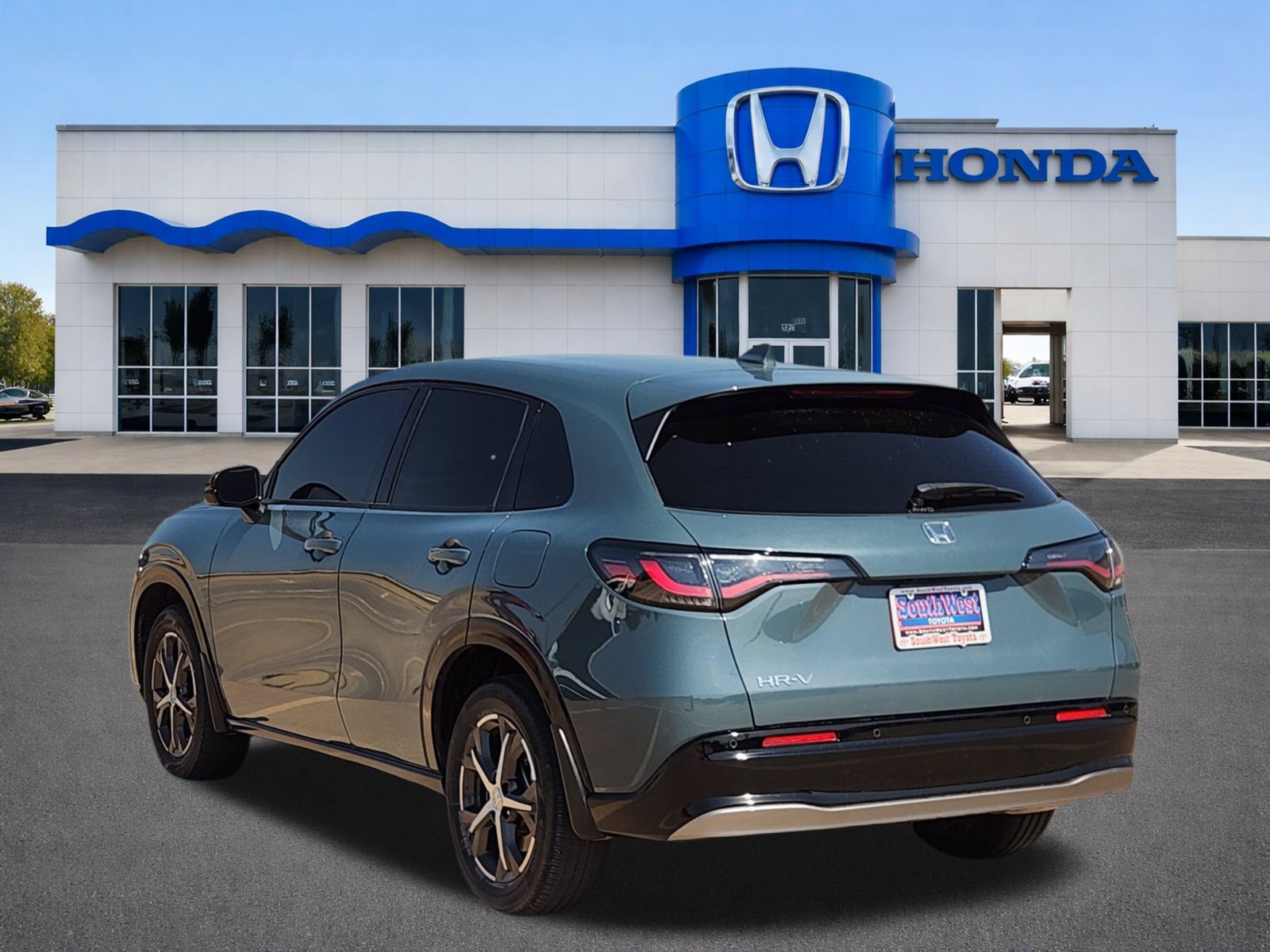 Used 2024 Honda HR-V EX-L image 4