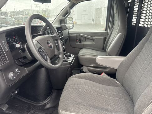 Used 2024 GMC Savana 2500 w/ Driver Convenience Package image 16