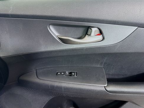 Used 2021 Kia Forte LXS FWD image 30