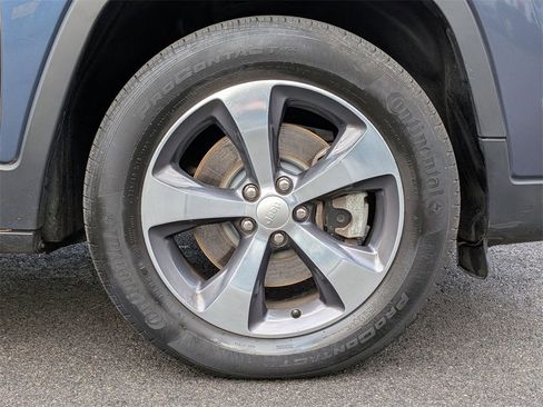 Certified 2020 Jeep Cherokee Limited w/ Technology Group image 26