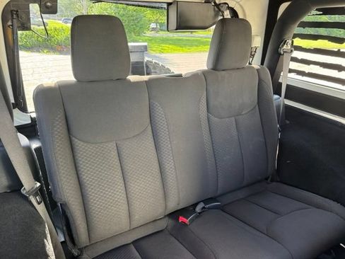 Used 2017 Jeep Wrangler Sport AWD/4WD image 28