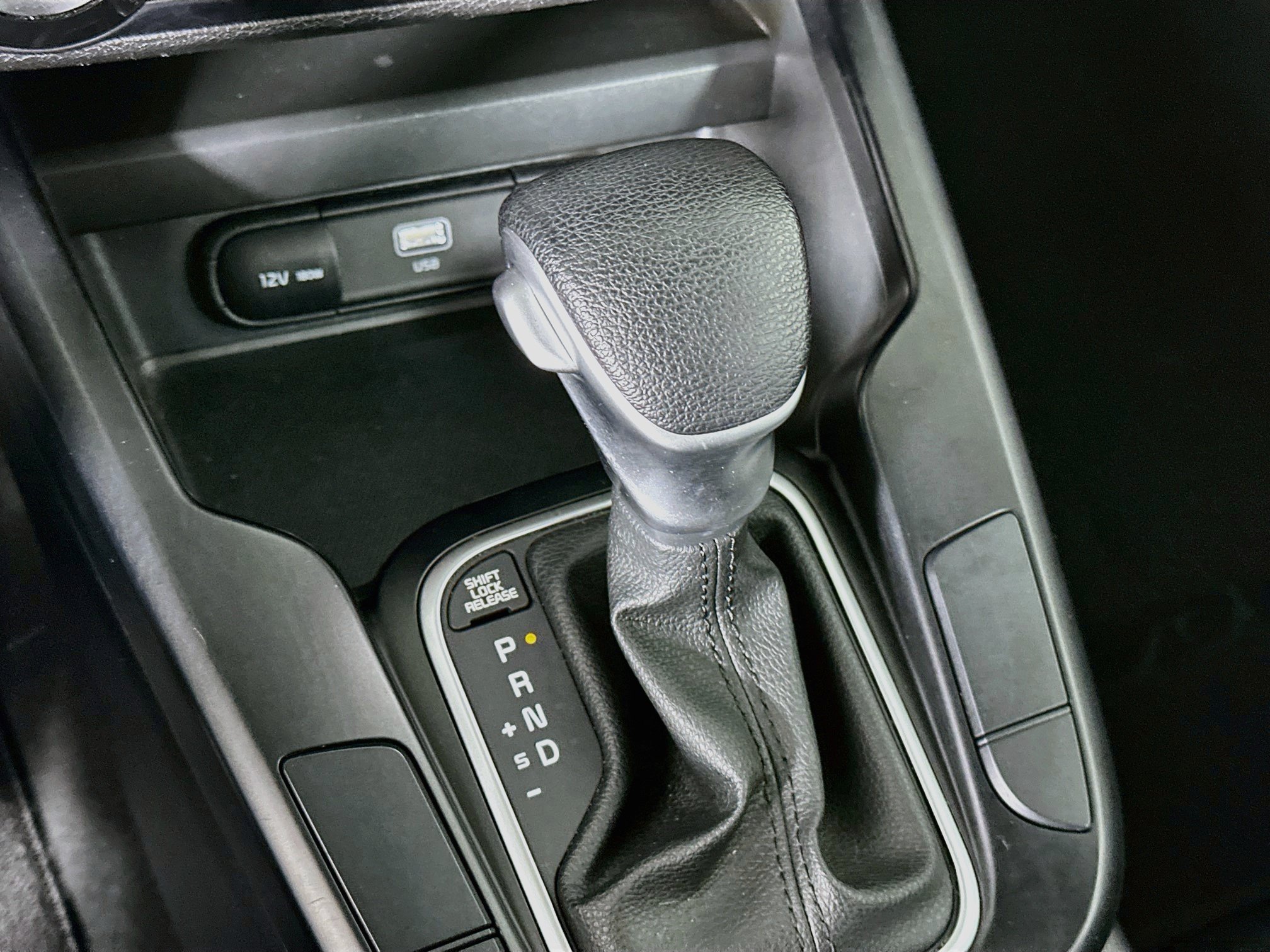 Used 2025 Kia Soul LX w/ LX Technology Package FWD image 24
