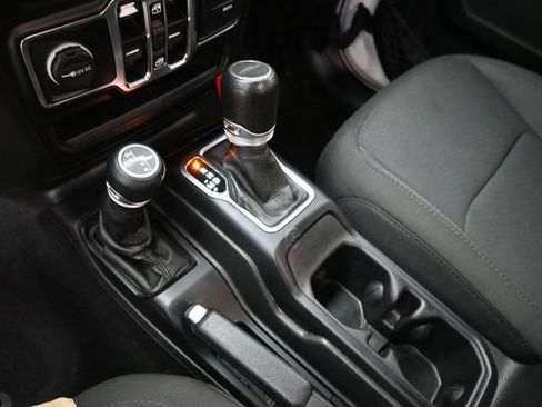 Used 2021 Jeep Gladiator Sport AWD/4WD image 24