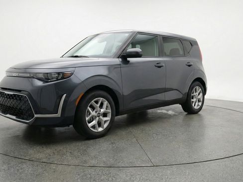 Used 2025 Kia Soul LX w/ LX Technology Package image 3