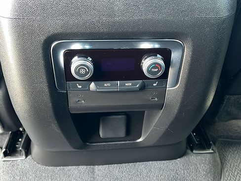 Certified 2025 GMC Yukon XL Denali AWD/4WD image 18