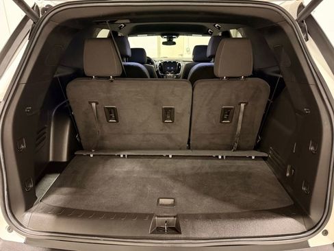 Used 2023 Chevrolet Traverse LT image 10